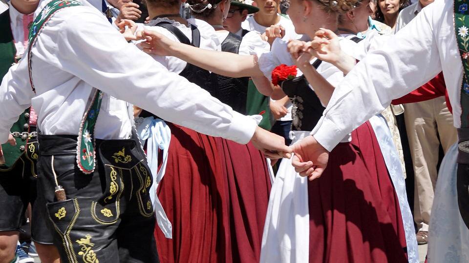 Heimatkanal Spezial - Die Volkstanzgruppe Almleben aus Absam in Tirol