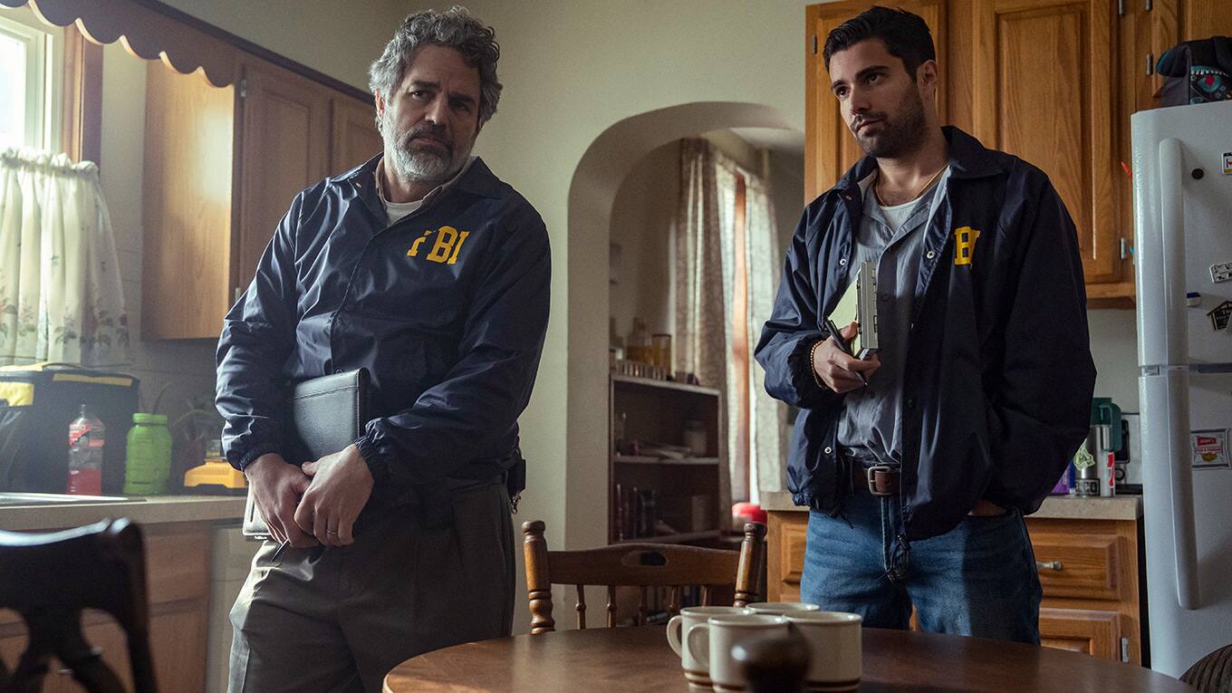 Szenenbild aus der Serie Task mit Mark Ruffalo und Fabien Frankel