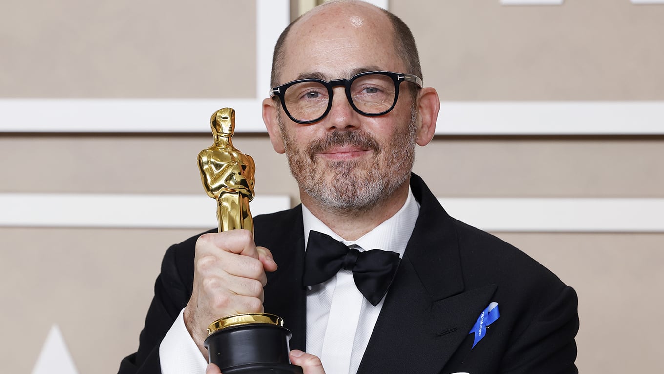 Regisseur Edward Berger mit seinem Oscar Award 2023