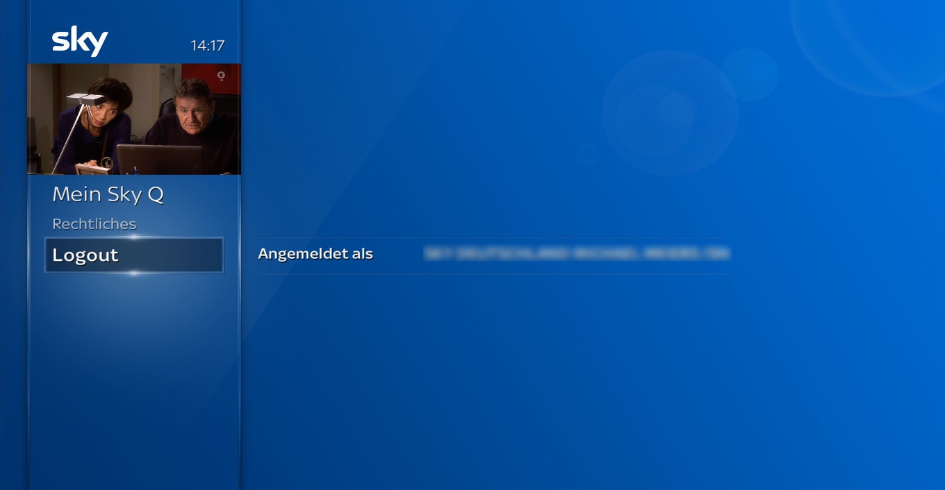 Sky Q-Oberfläche mit Menü: 'Mein Sky Q', 'Rechtliches', 'Logout' und Login-Status 'Angemeldet als'.