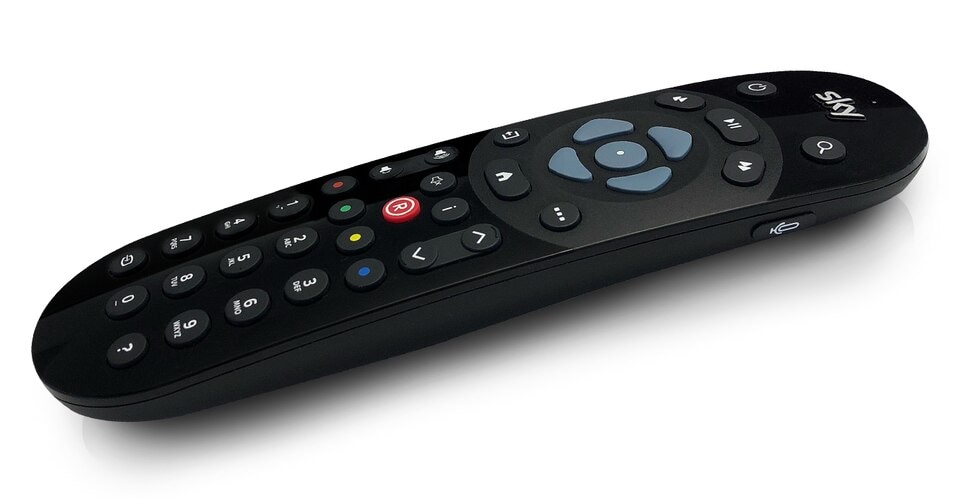 Sky Q Sprachfernbedienung mit OK-Taste, Zahlenfeld, Farbtasten und Tasten für TV, Guide, Info, Zurück.