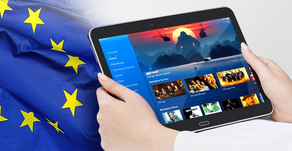 Tablet mit Streamingdienst-Oberfläche und Vorschaubildern von Filmen und Serien.