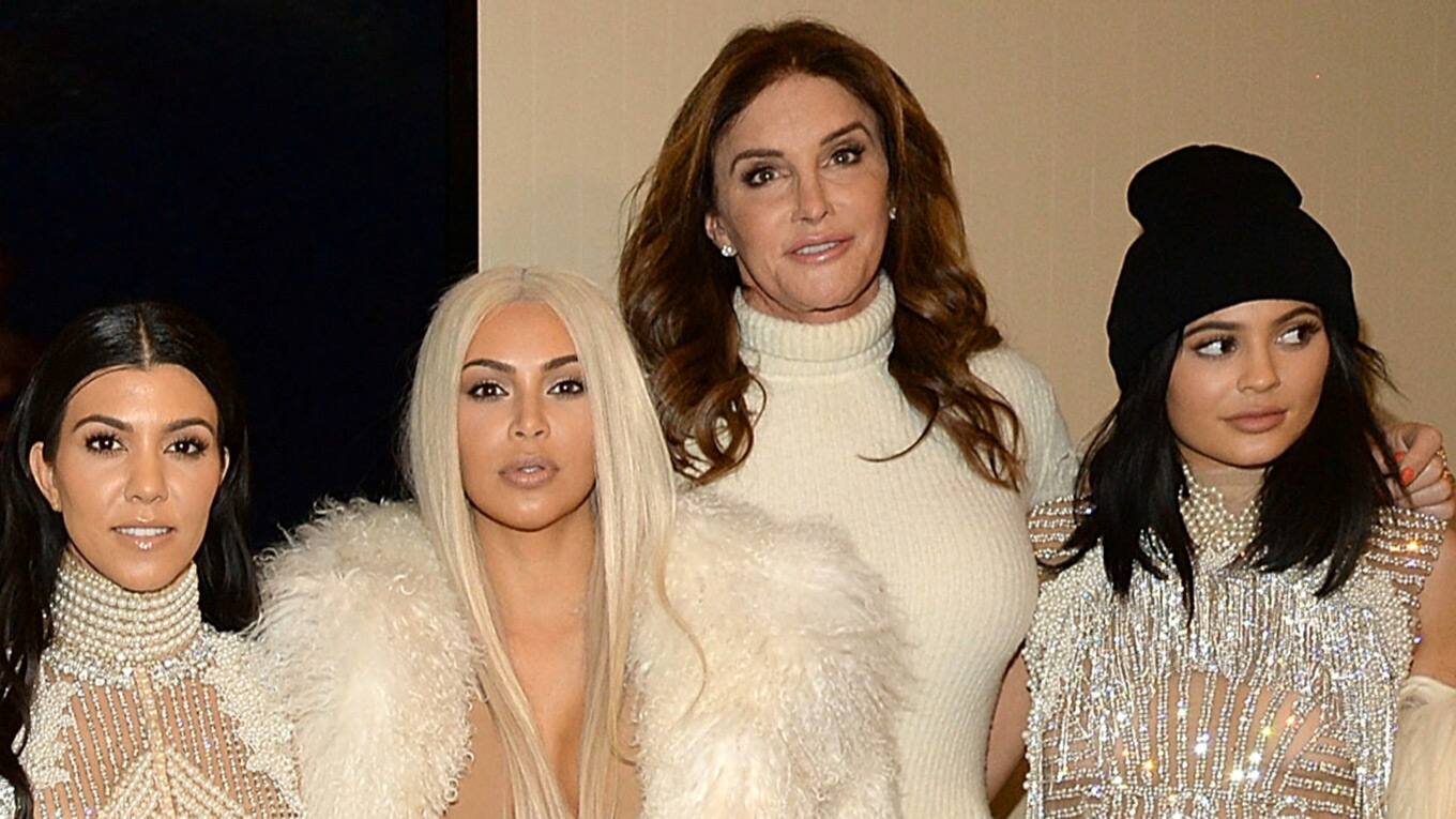 Zur Kardashian-Jenner-Familie gehören u.a. (v.l.): Kourtney Kardashian, Kim Kardashian, Caitlyn Jenner und Kylie Jenner