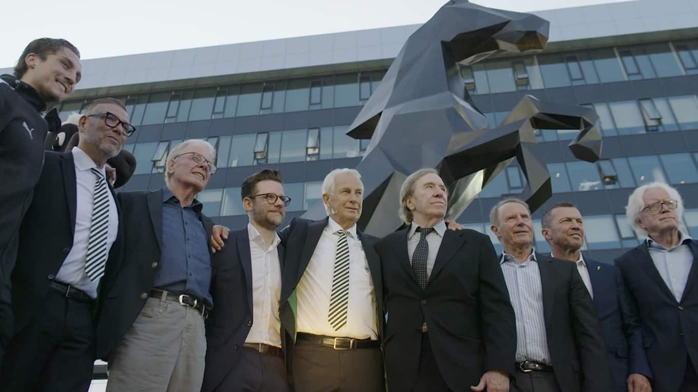 Foto von der Enthüllung der Fohlen-Statue