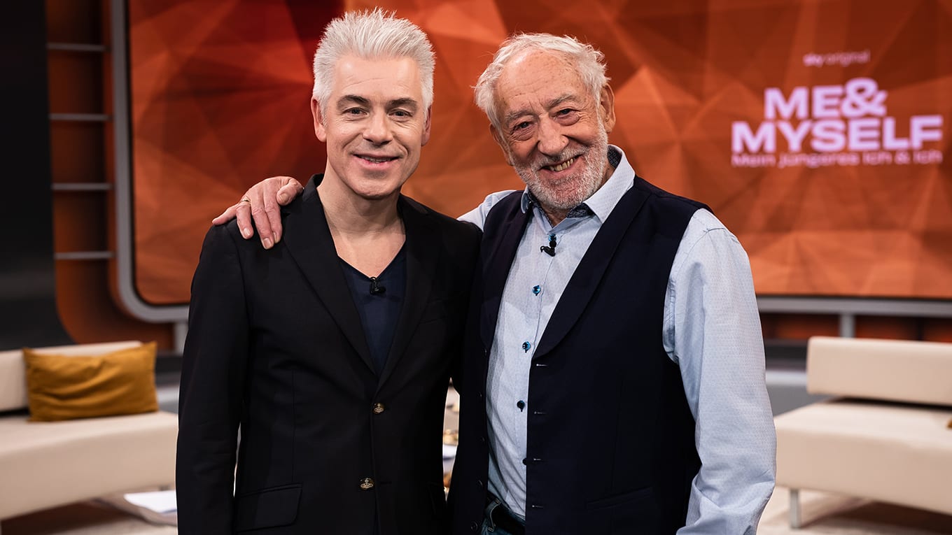 Moderator Michael Mittermeier (links) und Schauspieler Dieter Hallervorden in der Show 