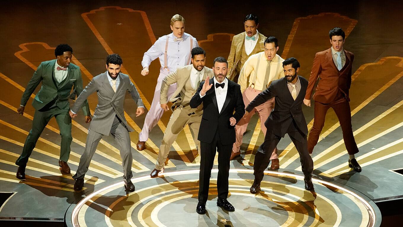 Jimmy Kimmel wird von der Bühne getanzt