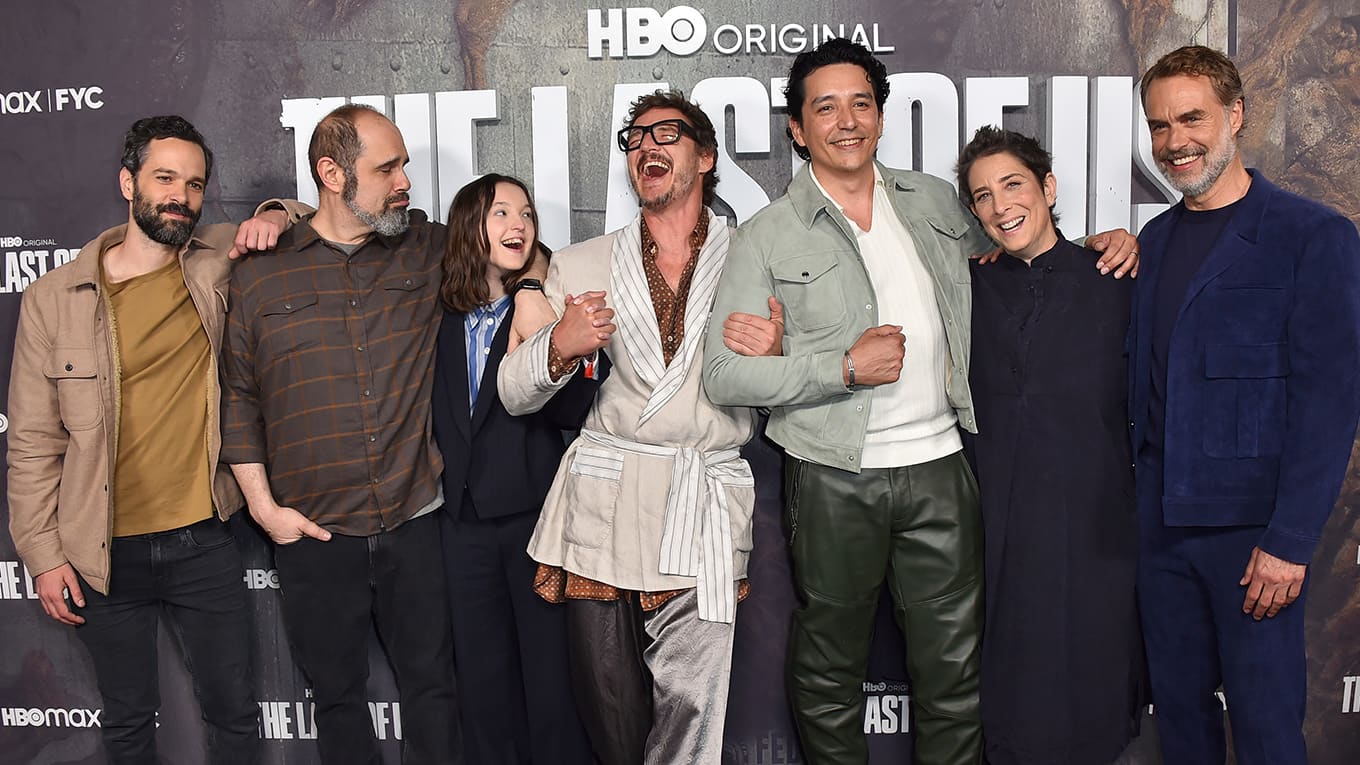 TLOU-Cast feiert premiere der ersten Staffel (v..): Neil Druckmann, Craig Mazin, Bella Ramsey, Pedro Pascal, Gabriel Luna, Carolyn Strauss und Murray Bartlett.
