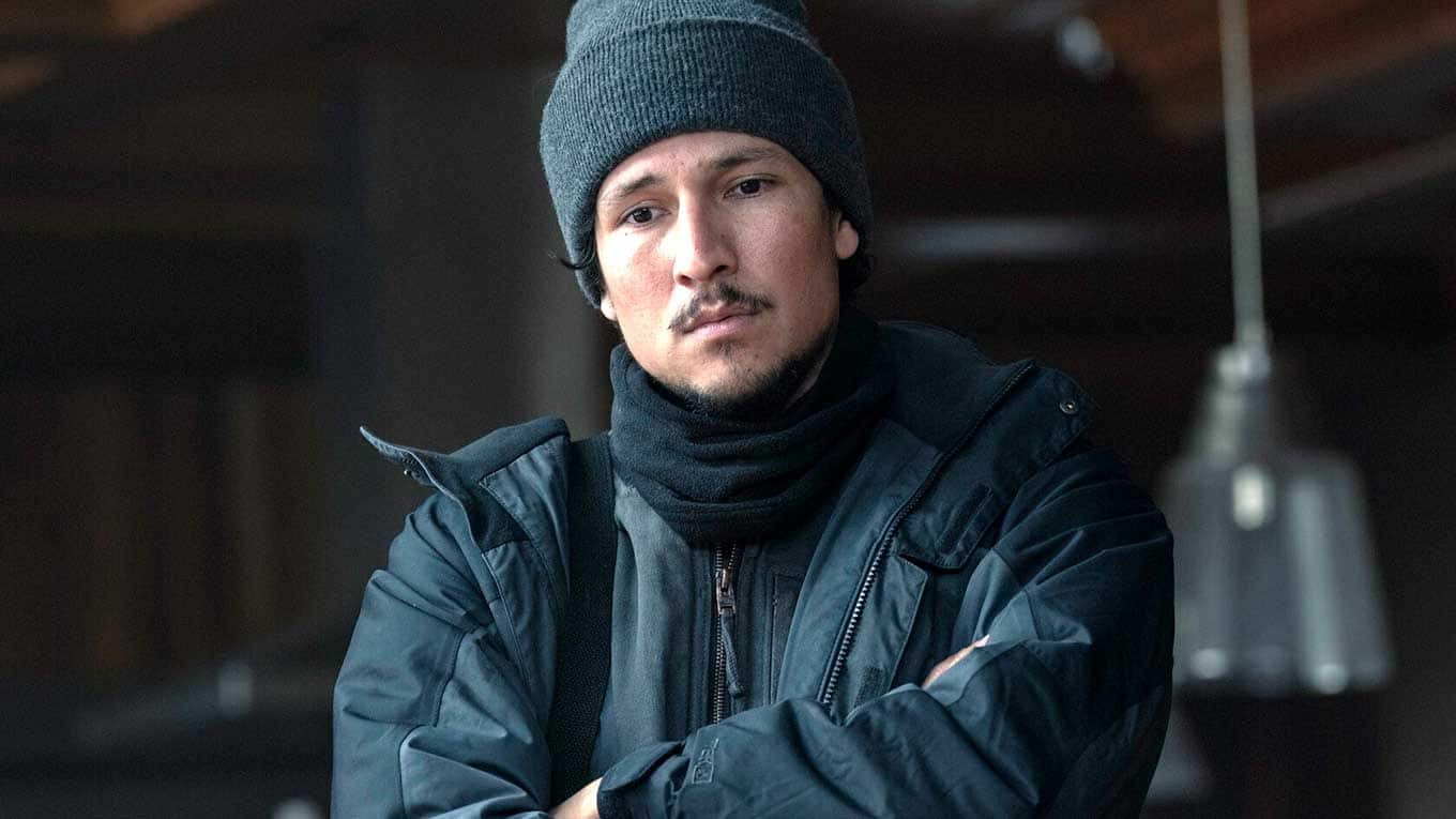 Foto von Danny Ramirez in der Serie The Last of Us