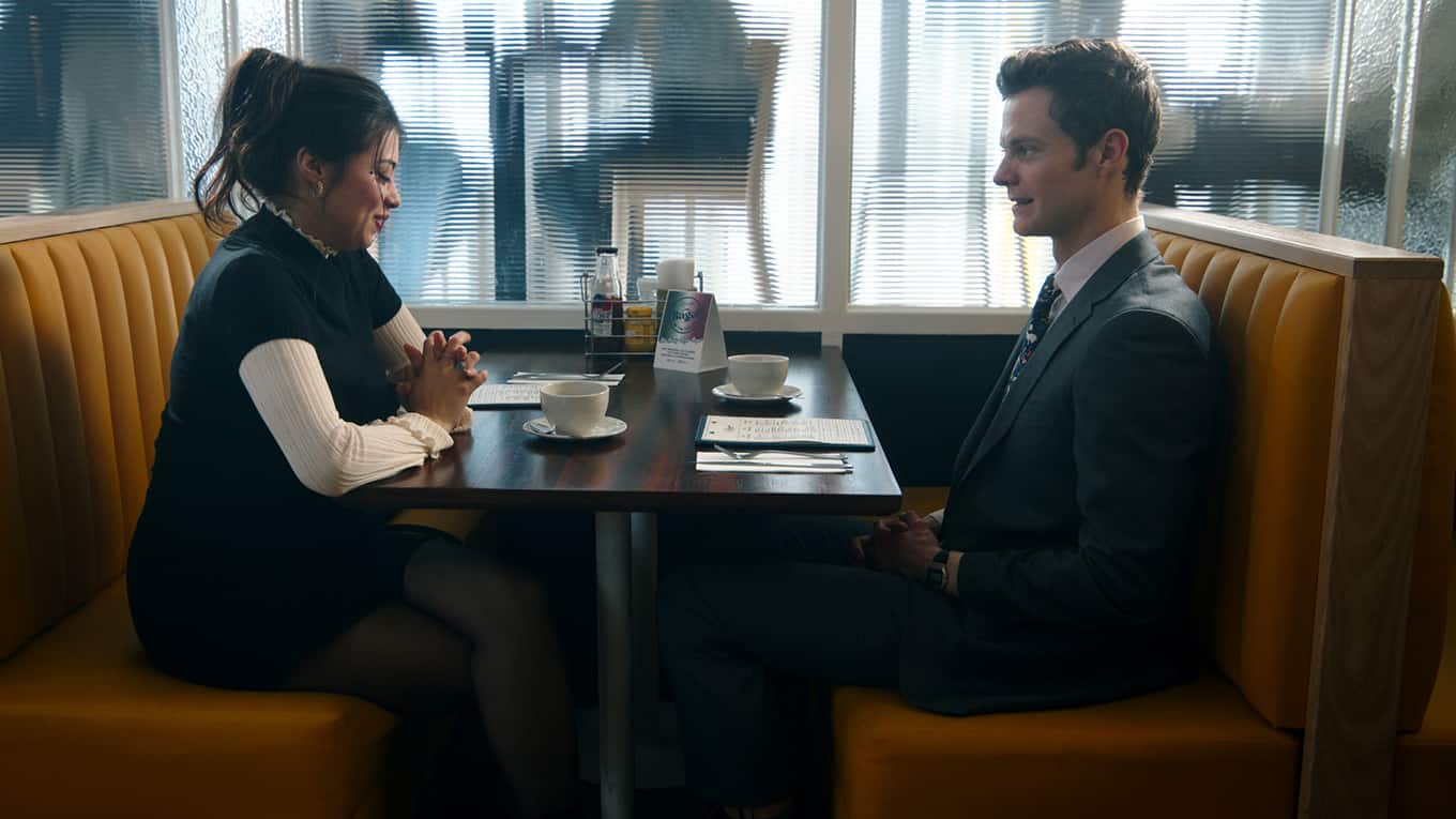 Szenenbild aus dem Film Mr. No Pain mit Jack Quaid als Nate und Amber Midthunder als Sherry