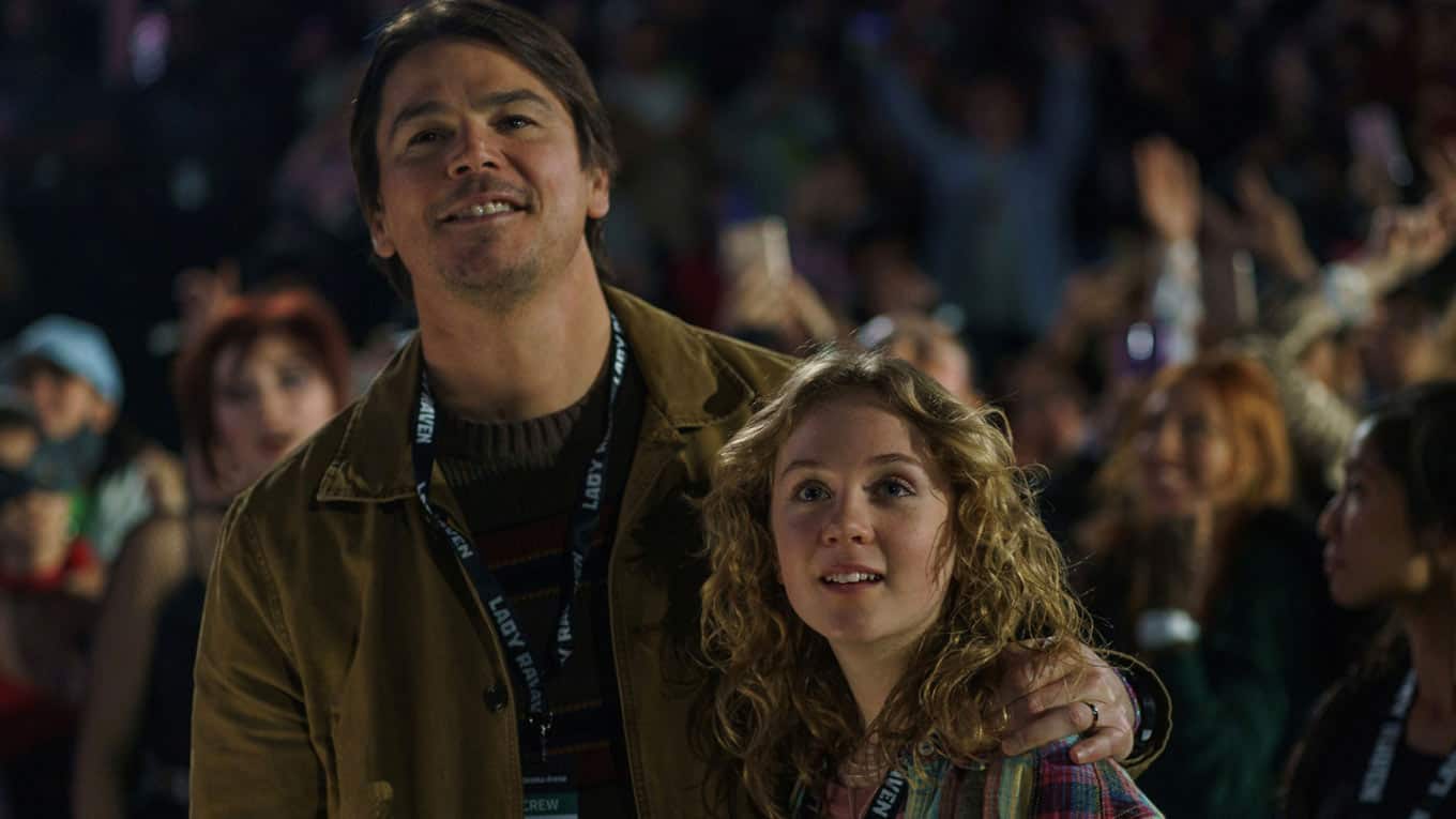 Josh Hartnett und Airel Donoghue in 