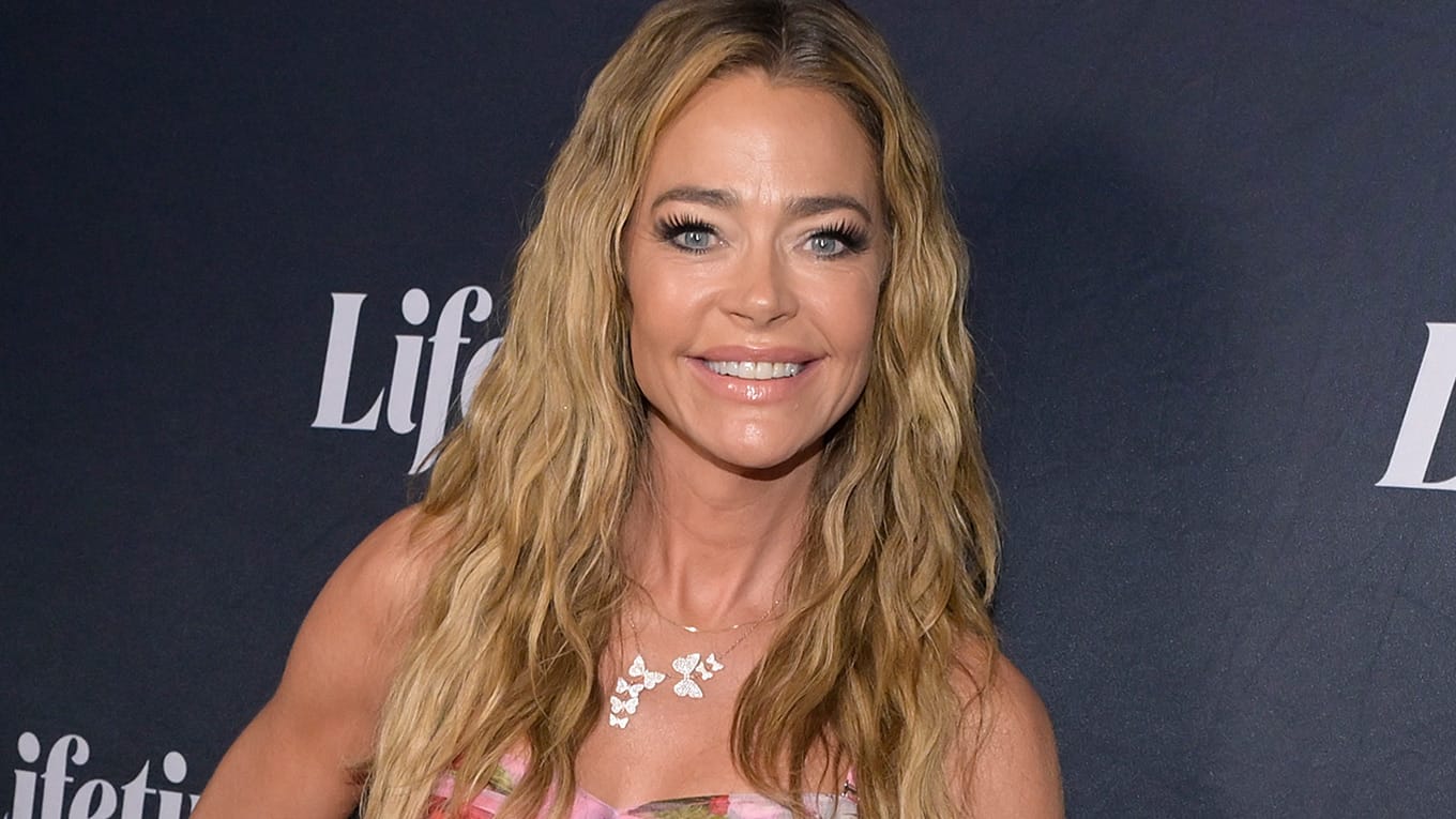Denise Richards arbeitet für 
