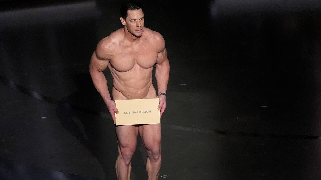 John Cena verkündete nackt den Gewinner in der Kategorie 