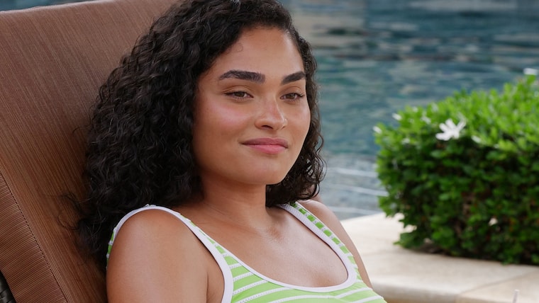 Brittany O'Grady als Paula in "The White Lotus"