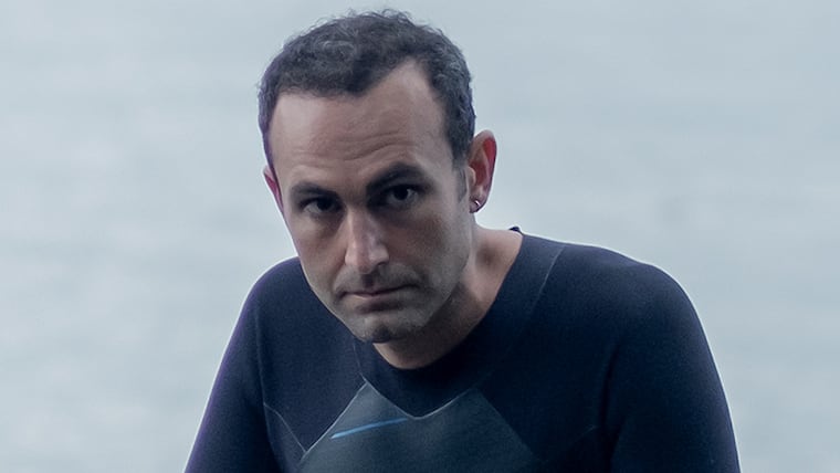 Khalid Abdalla als Ulle Dag Charles in "The Day of the Jackal"