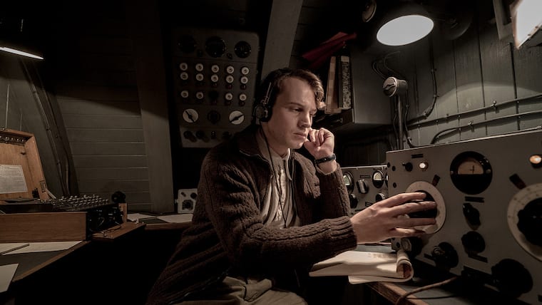 Frank Strasser (Leonard Scheicher)