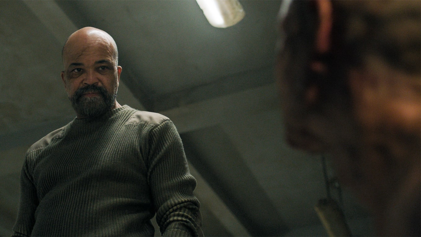 Szenenbild aus The Last of Us Staffel 2 Episode 4 mit Jeffrey Wright als Isaac