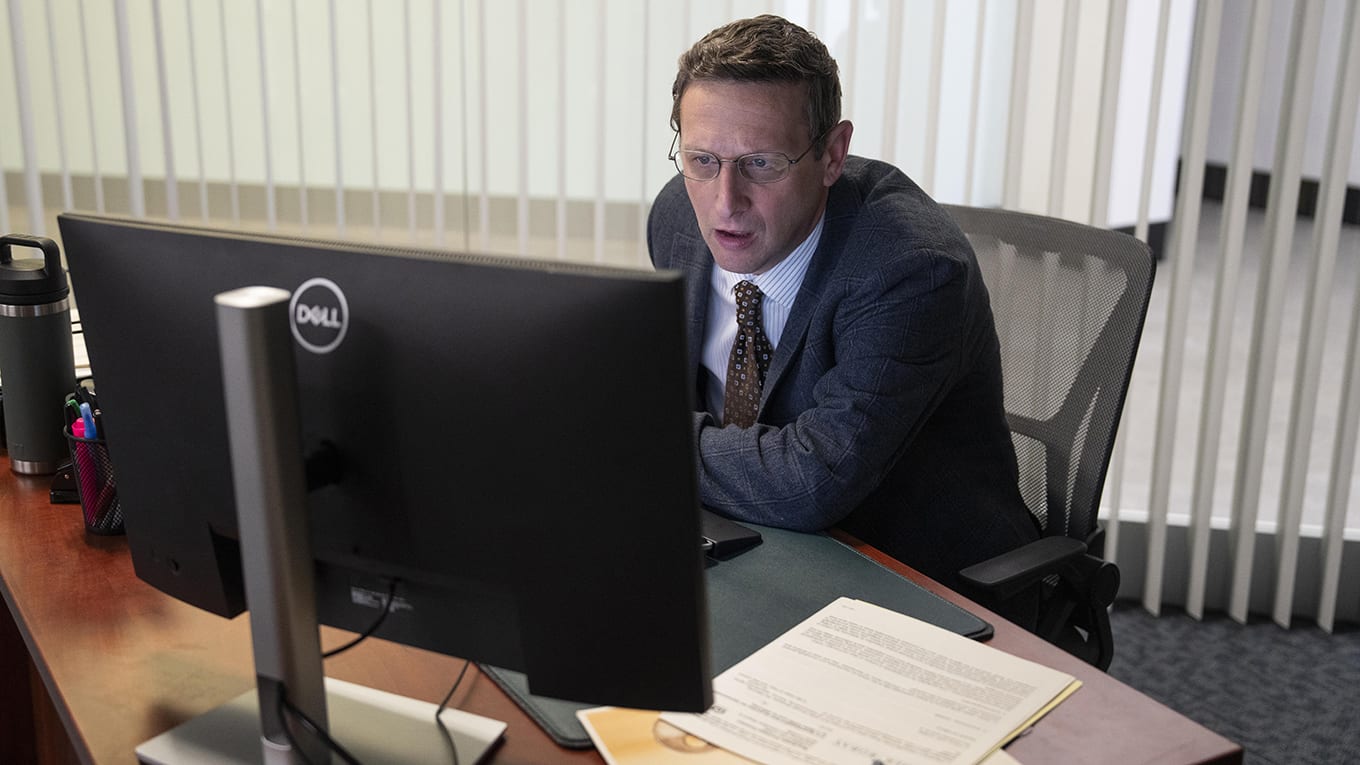 Tim Robinson als Ron Trsoper in 