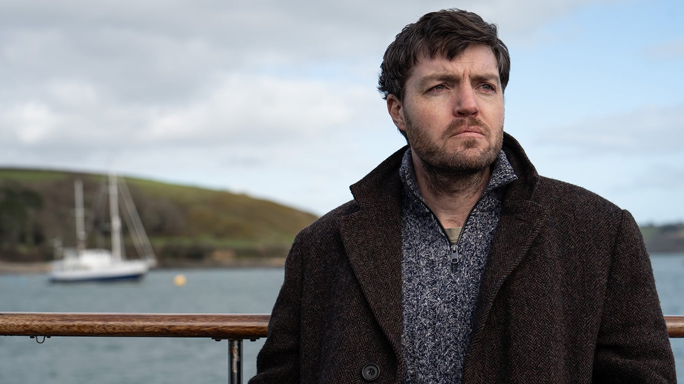 Tom Burke als Cormoran Strike in C.B. Strike Staffel 3